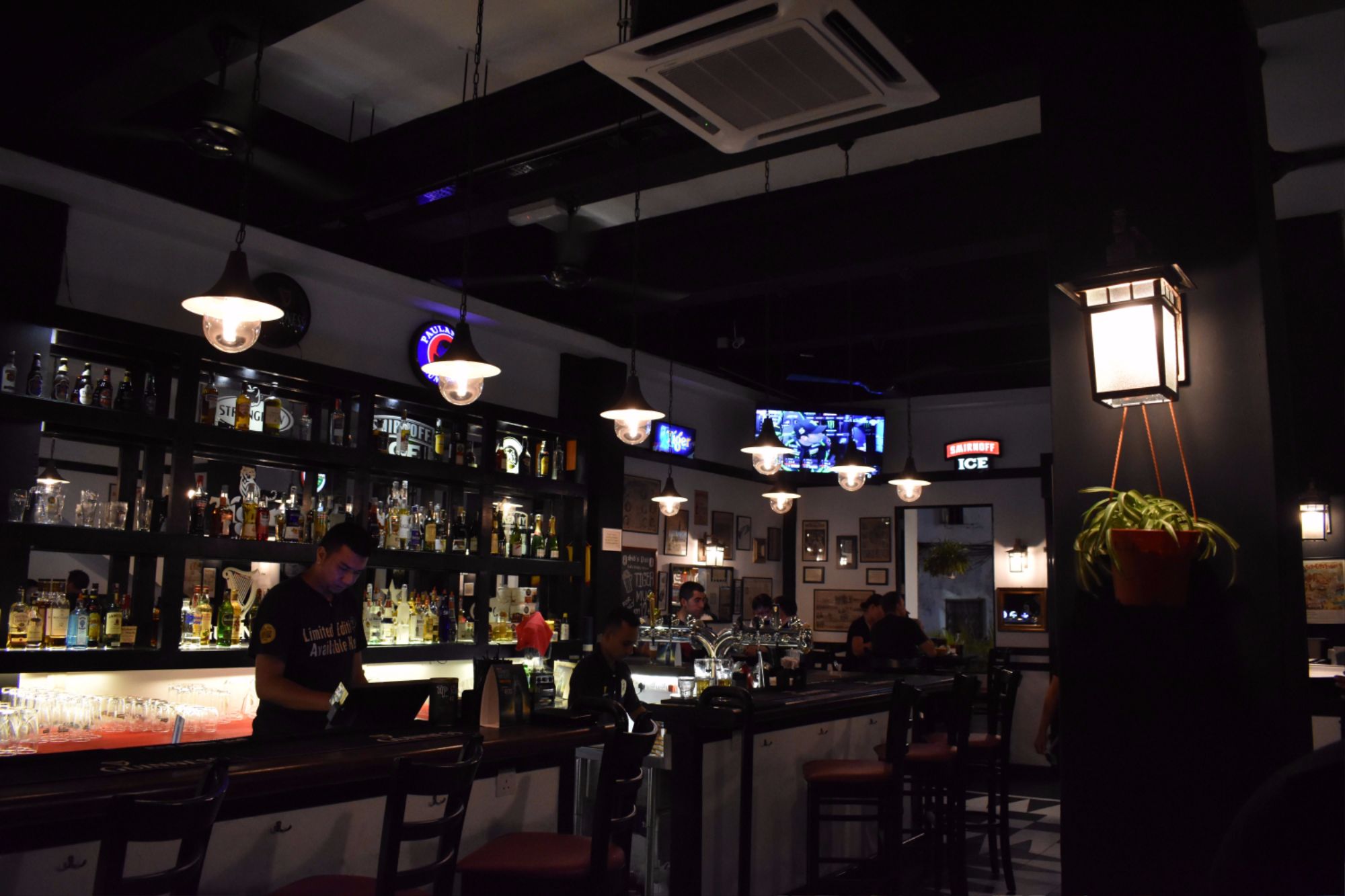 sid's pub jonker street