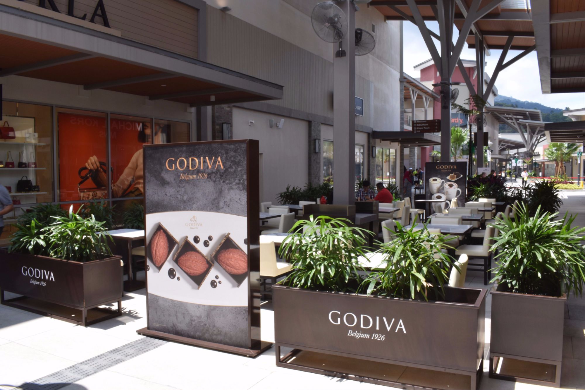 genting premium outlet Godiva