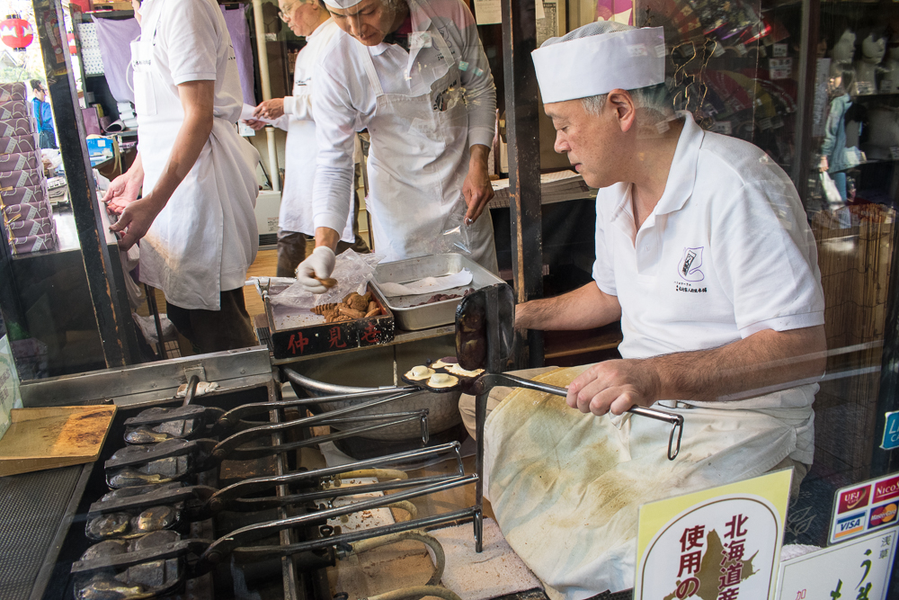 things to do at asakusa - ningyo yaki