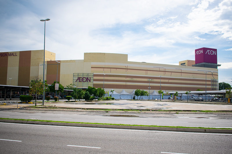 shopping malls in malacca