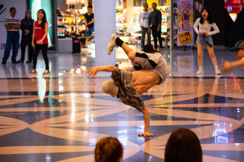 break dance dataran pahlawan SOPA