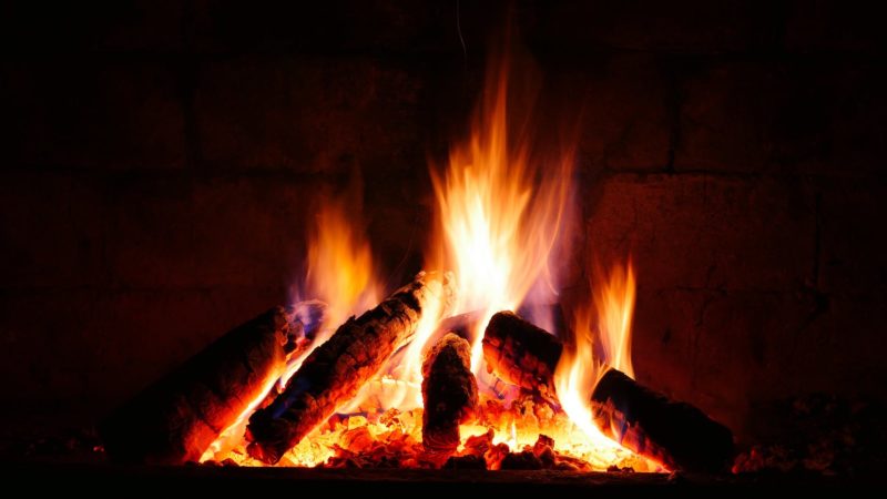 electric fireplace vs wood burning fireplace