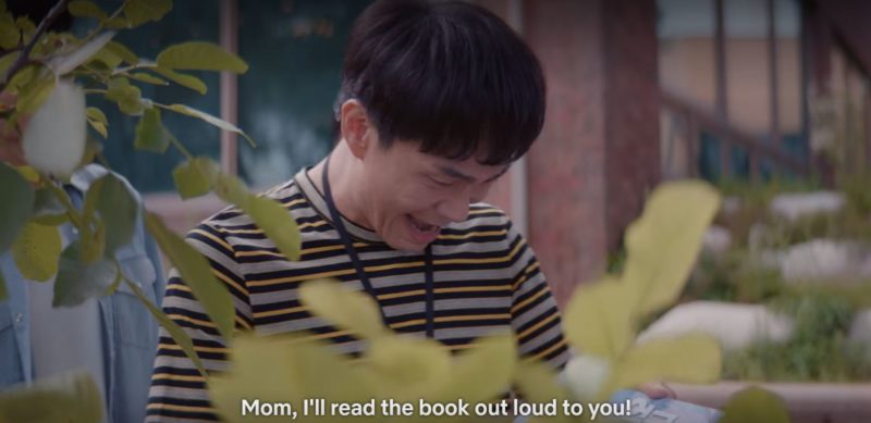 sang-tae and siblings read new book to mother